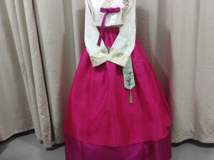 Female Chinese Traditional HanFu Pink Baju Cina Red and White (交领晋制魏晋风汉服红色) for Rent