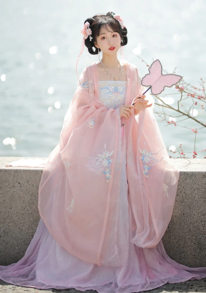 Female Chinese Hanfu Costume Heziqun Pink Colour Size M (诃子裙粉色) for Rent