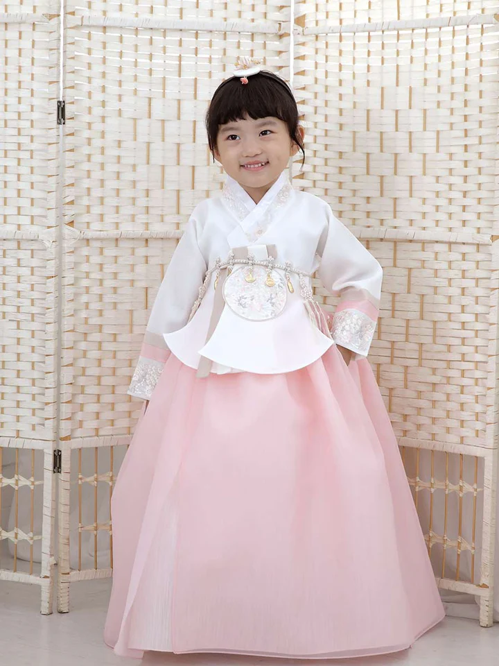 Kids Size Korean Hanbok Girl Female Beige Pink Below 130CM Height (儿童韩服女孩) for Rent 1Kids Size Korean Hanbok Girl Female Beige Pink Below 130CM Height (儿童韩服女孩) for Rent | RentSmart Asia | Renting Is The New Buying Kids Size Korean Hanbok Girl Female Beige Pink Below 130CM Height (儿童韩服女孩) for Rent