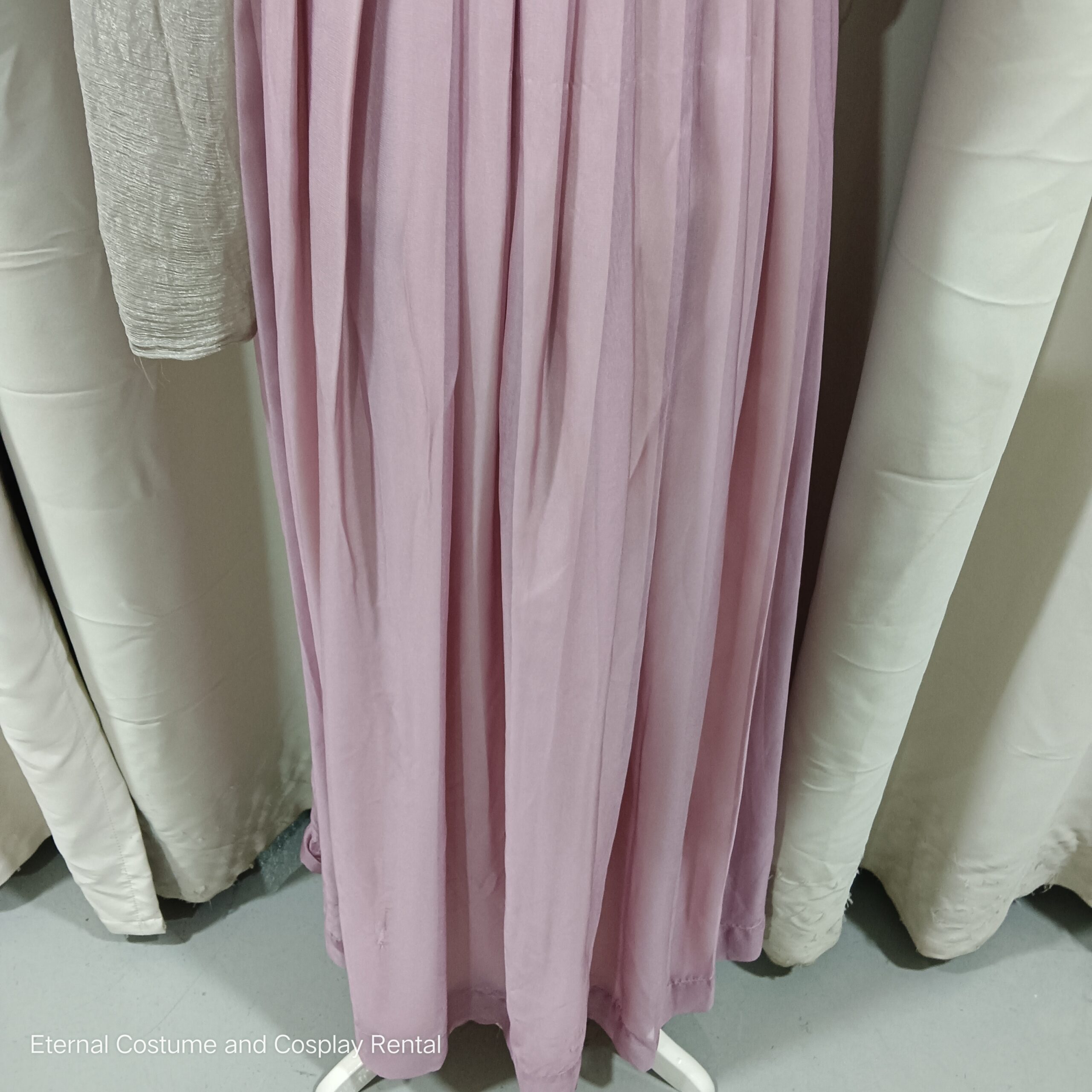 CHINESE Tang Dynasty Style Costume Grey & Pink Female Size S - L Wearer for Rent 5CHINESE Tang Dynasty Style Costume Grey & Pink Female Size S - L Wearer for Rent | RentSmart Asia | Renting Is The New Buying CHINESE Tang Dynasty Style Costume Grey & Pink Female Size S - L Wearer for Rent - Image 5