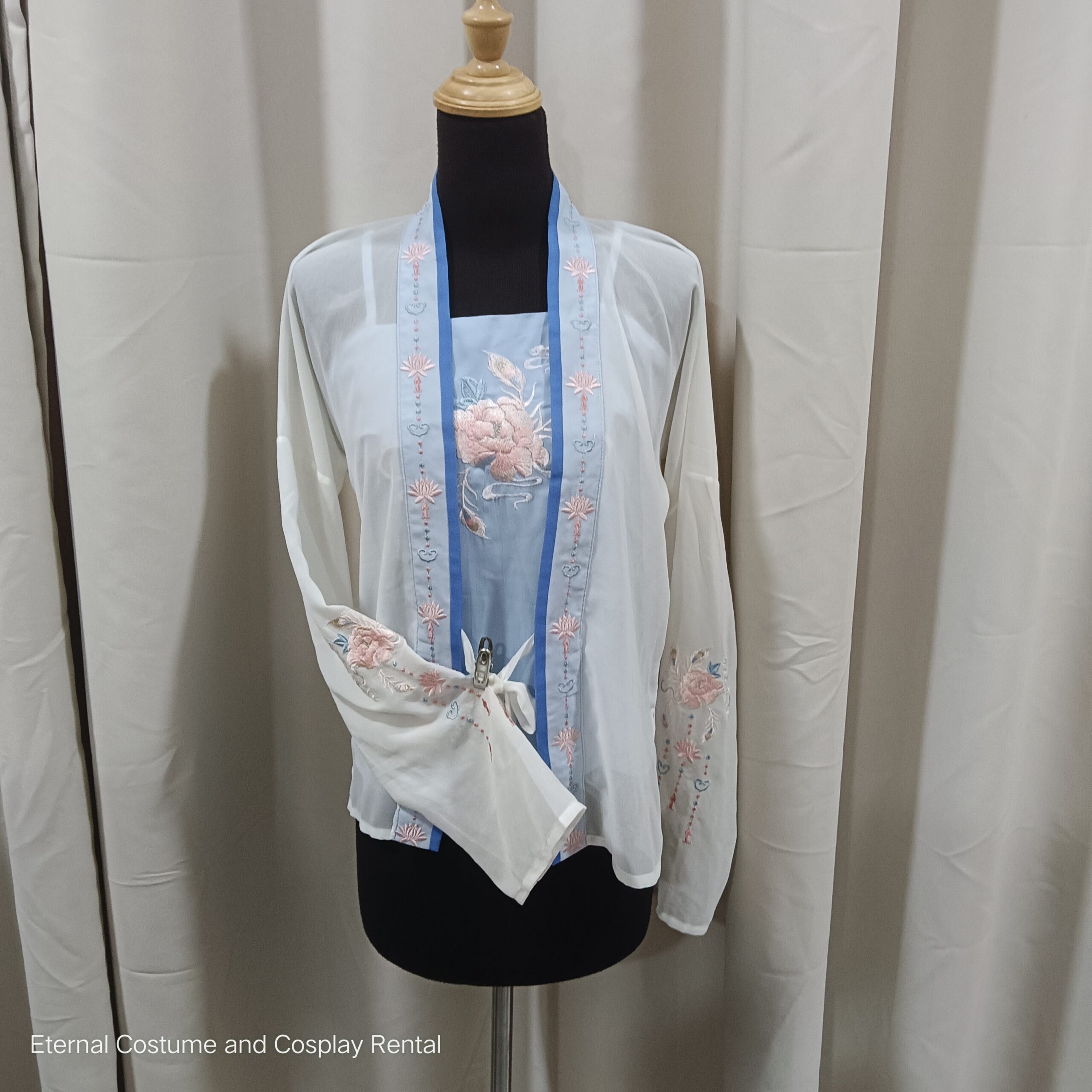 CHINESE Traditional HanFu Female White and Light Blue with BLING BLING Female Size XS - M for Rent 4CHINESE Traditional HanFu Female White and Light Blue with BLING BLING Female Size XS - M for Rent | RentSmart Asia | Renting Is The New Buying CHINESE Traditional HanFu Female White and Light Blue with BLING BLING Female Size XS - M for Rent - Image 4