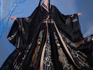 Chinese Traditional HanFu Female Black with yellow Size XS - M (黑色交领汉服) for Rent
