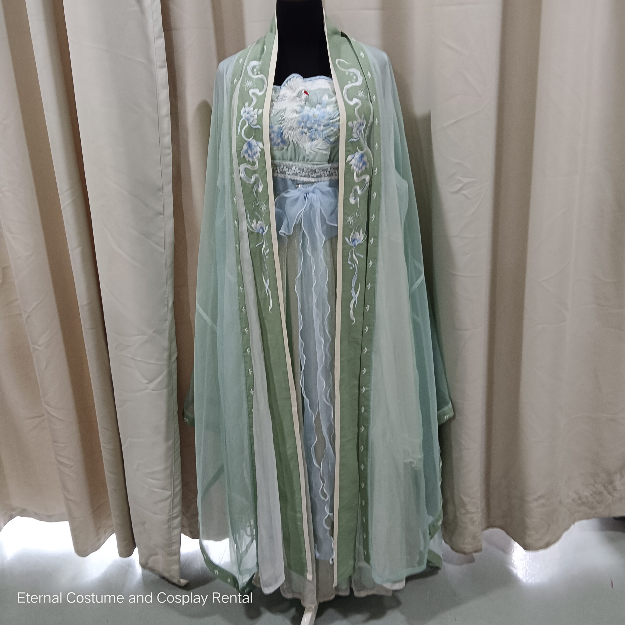 Chinese Traditional HanFu HeZiQun Light Green (诃子裙青色汉服女) for Rent 6Chinese Traditional HanFu HeZiQun Light Green (诃子裙青色汉服女) for Rent | RentSmart Asia | Renting Is The New Buying Chinese Traditional HanFu HeZiQun Light Green (诃子裙青色汉服女) for Rent - Image 6