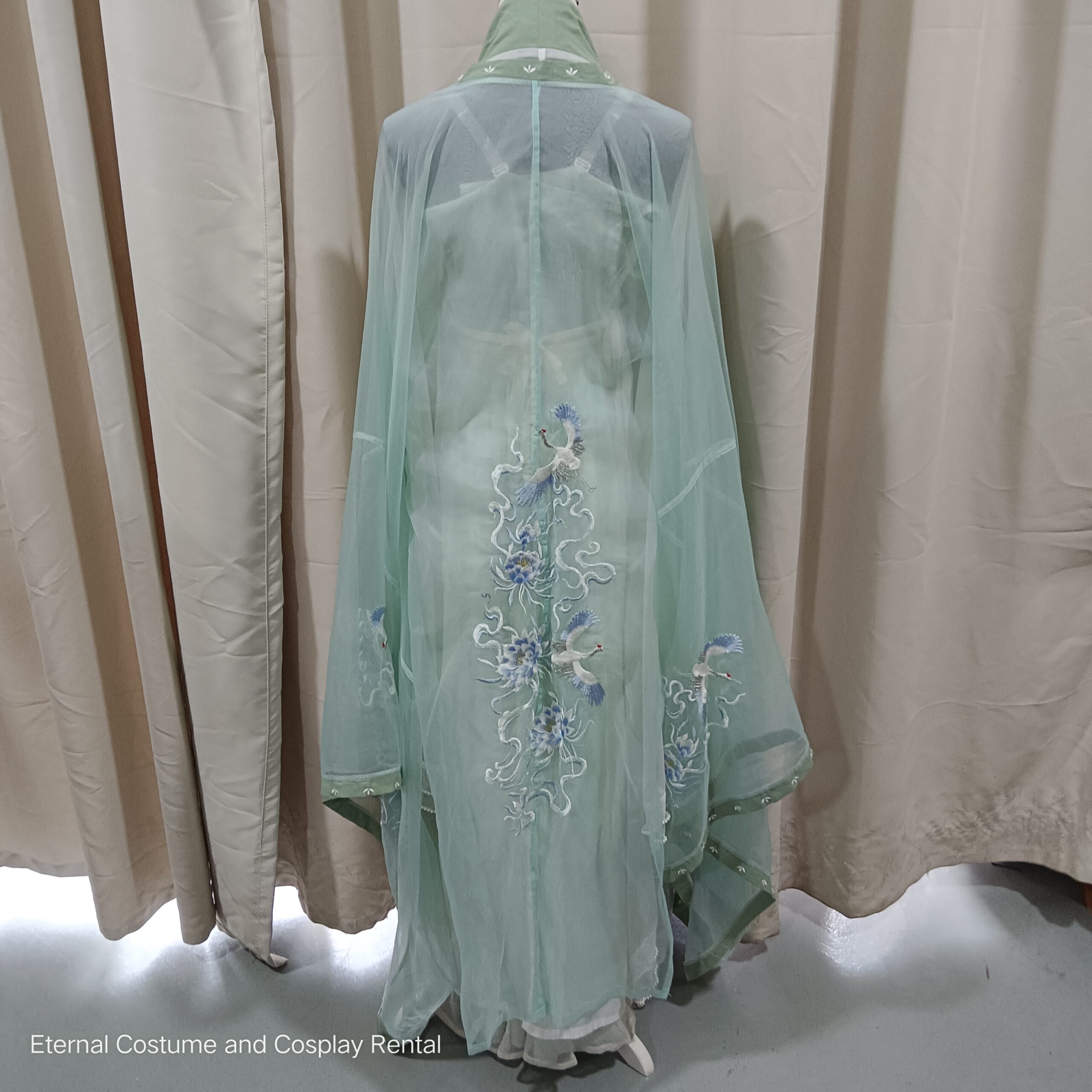 Chinese Traditional HanFu HeZiQun Light Green (诃子裙青色汉服女) for Rent 7Chinese Traditional HanFu HeZiQun Light Green (诃子裙青色汉服女) for Rent | RentSmart Asia | Renting Is The New Buying Chinese Traditional HanFu HeZiQun Light Green (诃子裙青色汉服女) for Rent - Image 7