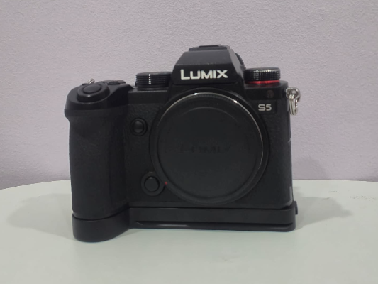 Lumix S5 Full Frame Camera for Rent | RentSmart Asia | Renting Is The New Buying